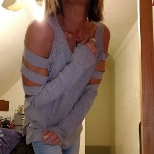 Cut out sleeve top size medium